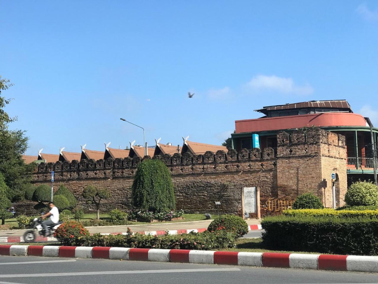 Lis Nimman Hotel Chiang Mai Exterior foto